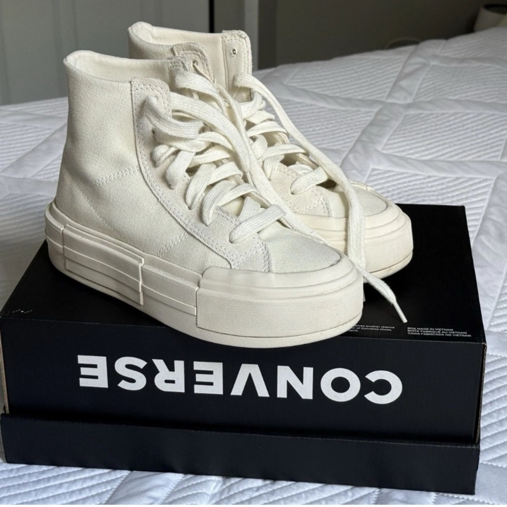 Converse CTAS Cruise Hi Chuck Taylor All Star Sneakers Women’s 6 European 37